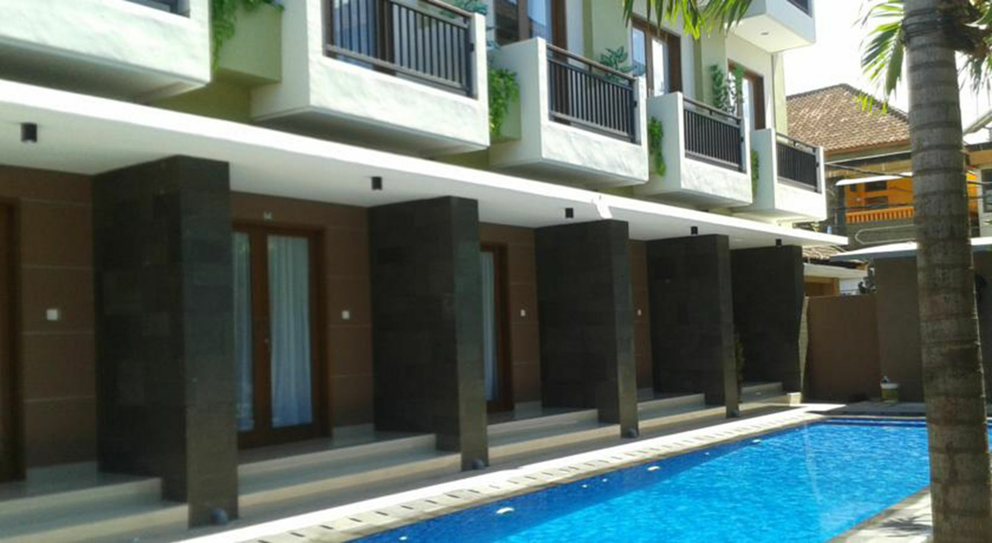 Ronta Bungalows Кута Екстериор снимка