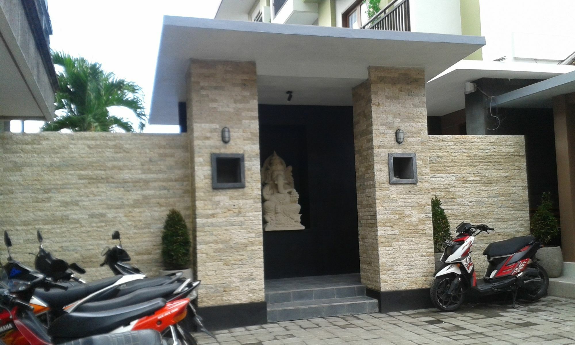 Ronta Bungalows Кута Екстериор снимка