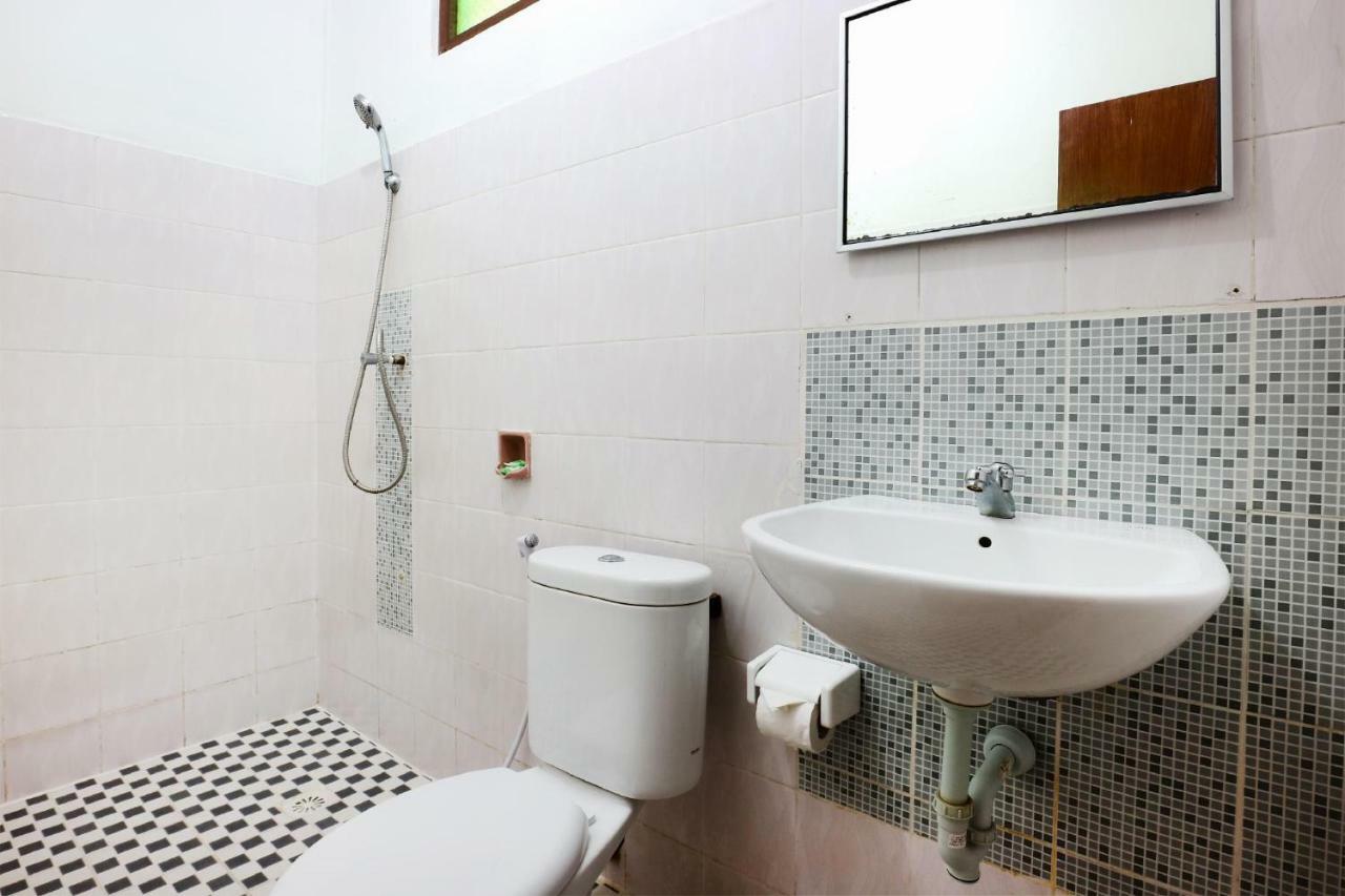 Ronta Bungalows Кута Екстериор снимка